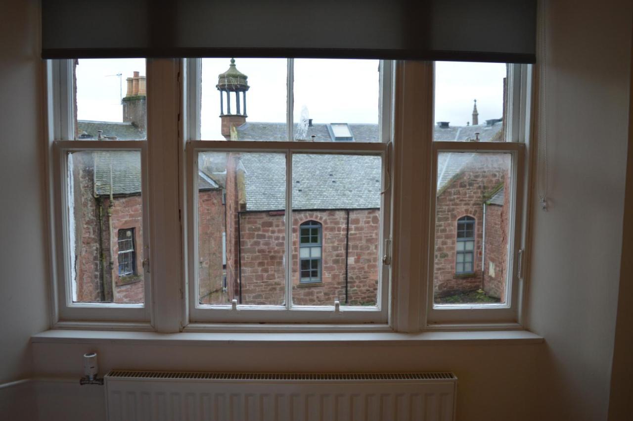 Airlie Arms Hotel Kirriemuir