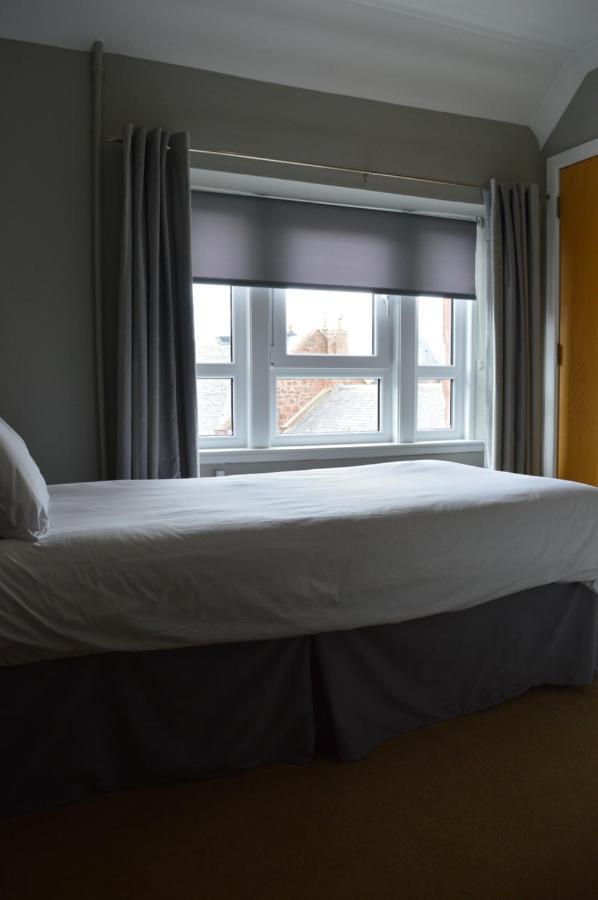 Airlie Arms Hotel Kirriemuir