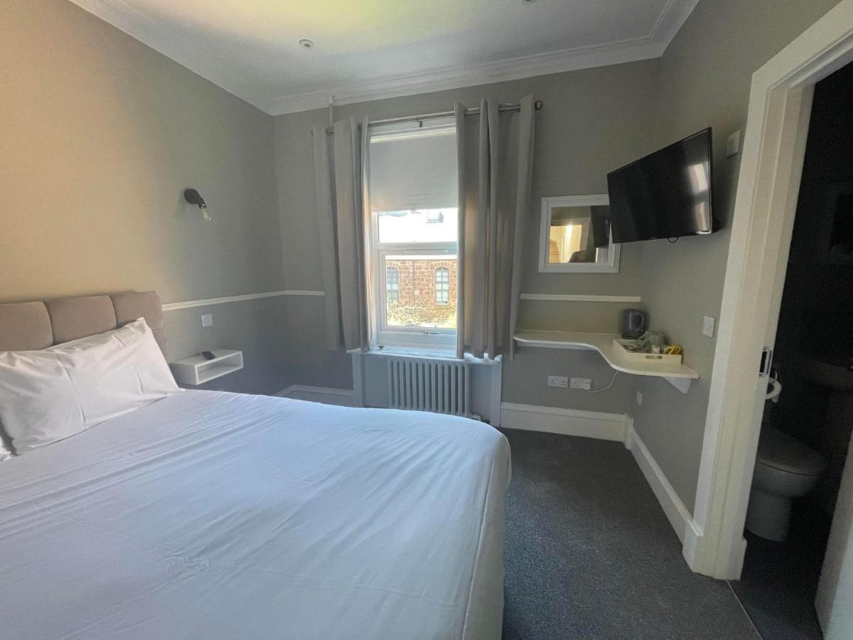 Airlie Arms 2*